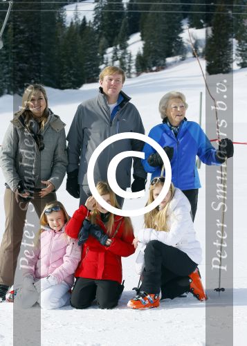 Lech, 23 Februari 2015
Jaarlijkse fotoshoot koninklijke Familie in Lech met Koning willem Alexander, Koningin Maxima, Prinses Beatrix,Prinses Amalia, Prinses Alexia en Prinses Ariane