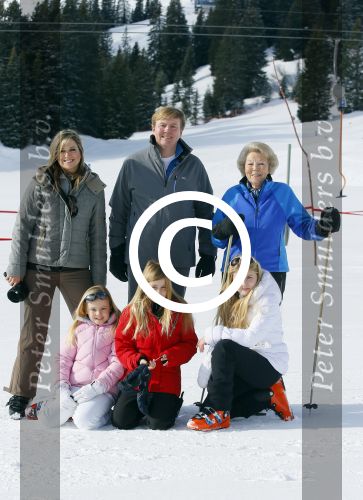 Lech, 23 Februari 2015
Jaarlijkse fotoshoot koninklijke Familie in Lech met Koning willem Alexander, Koningin Maxima, Prinses Beatrix,Prinses Amalia, Prinses Alexia en Prinses Ariane