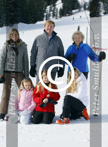 Lech, 23 Februari 2015
Jaarlijkse fotoshoot koninklijke Familie in Lech met Koning willem Alexander, Koningin Maxima, Prinses Beatrix,Prinses Amalia, Prinses Alexia en Prinses Ariane