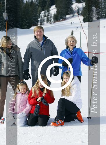 Lech, 23 Februari 2015
Jaarlijkse fotoshoot koninklijke Familie in Lech met Koning willem Alexander, Koningin Maxima, Prinses Beatrix,Prinses Amalia, Prinses Alexia en Prinses Ariane