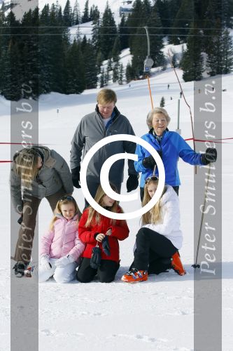 Lech, 23 Februari 2015
Jaarlijkse fotoshoot koninklijke Familie in Lech met Koning willem Alexander, Koningin Maxima, Prinses Beatrix,Prinses Amalia, Prinses Alexia en Prinses Ariane