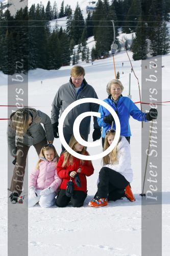 Lech, 23 Februari 2015
Jaarlijkse fotoshoot koninklijke Familie in Lech met Koning willem Alexander, Koningin Maxima, Prinses Beatrix,Prinses Amalia, Prinses Alexia en Prinses Ariane