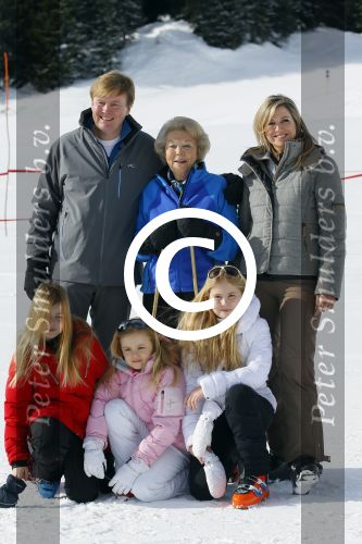 Lech, 23 Februari 2015
Jaarlijkse fotoshoot koninklijke Familie in Lech met Koning willem Alexander, Koningin Maxima, Prinses Beatrix,Prinses Amalia, Prinses Alexia en Prinses Ariane