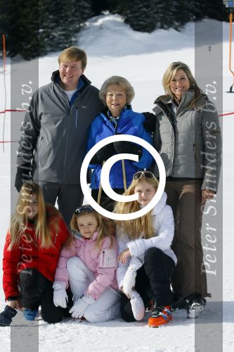 Lech, 23 Februari 2015
Jaarlijkse fotoshoot koninklijke Familie in Lech met Koning willem Alexander, Koningin Maxima, Prinses Beatrix,Prinses Amalia, Prinses Alexia en Prinses Ariane