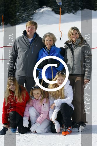 Lech, 23 Februari 2015
Jaarlijkse fotoshoot koninklijke Familie in Lech met Koning willem Alexander, Koningin Maxima, Prinses Beatrix,Prinses Amalia, Prinses Alexia en Prinses Ariane