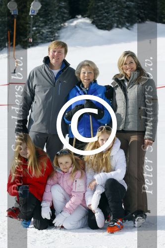 Lech, 23 Februari 2015
Jaarlijkse fotoshoot koninklijke Familie in Lech met Koning willem Alexander, Koningin Maxima, Prinses Beatrix,Prinses Amalia, Prinses Alexia en Prinses Ariane