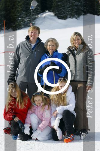 Lech, 23 Februari 2015
Jaarlijkse fotoshoot koninklijke Familie in Lech met Koning willem Alexander, Koningin Maxima, Prinses Beatrix,Prinses Amalia, Prinses Alexia en Prinses Ariane