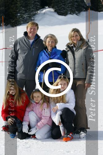 Lech, 23 Februari 2015
Jaarlijkse fotoshoot koninklijke Familie in Lech met Koning willem Alexander, Koningin Maxima, Prinses Beatrix,Prinses Amalia, Prinses Alexia en Prinses Ariane