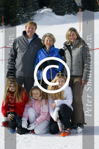 Lech, 23 Februari 2015
Jaarlijkse fotoshoot koninklijke Familie in Lech met Koning willem Alexander, Koningin Maxima, Prinses Beatrix,Prinses Amalia, Prinses Alexia en Prinses Ariane
