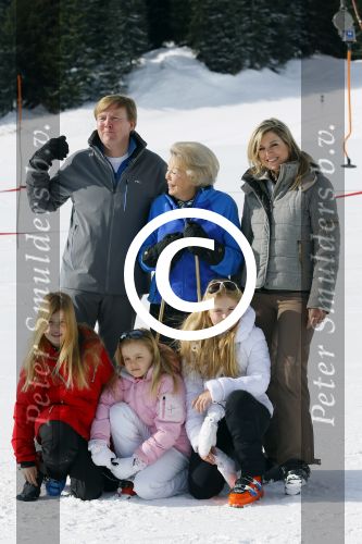 Lech, 23 Februari 2015
Jaarlijkse fotoshoot koninklijke Familie in Lech met Koning willem Alexander, Koningin Maxima, Prinses Beatrix,Prinses Amalia, Prinses Alexia en Prinses Ariane