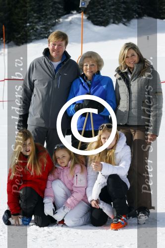 Lech, 23 Februari 2015
Jaarlijkse fotoshoot koninklijke Familie in Lech met Koning willem Alexander, Koningin Maxima, Prinses Beatrix,Prinses Amalia, Prinses Alexia en Prinses Ariane