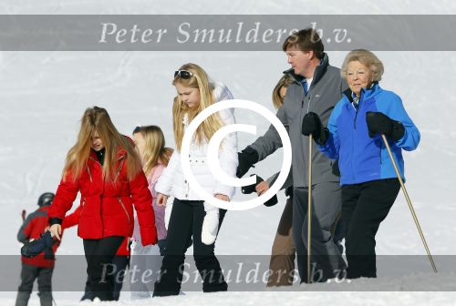 Lech, 23 Februari 2015
Jaarlijkse fotoshoot koninklijke Familie in Lech met Koning willem Alexander, Koningin Maxima, Prinses Beatrix,Prinses Amalia, Prinses Alexia en Prinses Ariane
