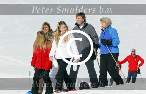Lech, 23 Februari 2015
Jaarlijkse fotoshoot koninklijke Familie in Lech met Koning willem Alexander, Koningin Maxima, Prinses Beatrix,Prinses Amalia, Prinses Alexia en Prinses Ariane