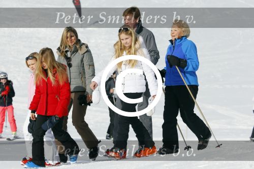 Lech, 23 Februari 2015
Jaarlijkse fotoshoot koninklijke Familie in Lech met Koning willem Alexander, Koningin Maxima, Prinses Beatrix,Prinses Amalia, Prinses Alexia en Prinses Ariane