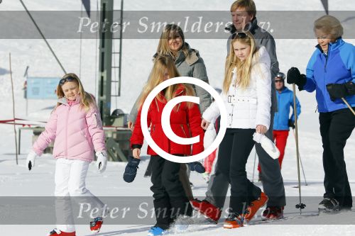 Lech, 23 Februari 2015
Jaarlijkse fotoshoot koninklijke Familie in Lech met Koning willem Alexander, Koningin Maxima, Prinses Beatrix,Prinses Amalia, Prinses Alexia en Prinses Ariane