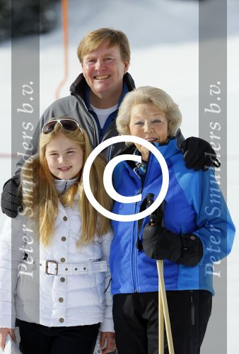 Lech, 23 Februari 2015
Jaarlijkse fotoshoot koninklijke Familie in Lech met Koning willem Alexander, Koningin Maxima, Prinses Beatrix,Prinses Amalia, Prinses Alexia en Prinses Ariane