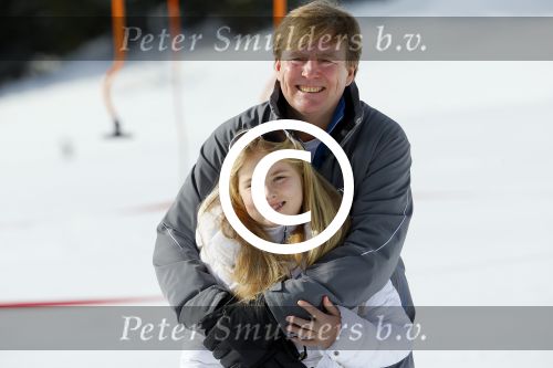 Lech, 23 Februari 2015
Jaarlijkse fotoshoot koninklijke Familie in Lech met Koning willem Alexander, Koningin Maxima, Prinses Beatrix,Prinses Amalia, Prinses Alexia en Prinses Ariane
