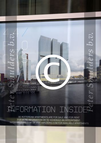 Rotterdam 1 maart 2015
Madonna en vriend Timo Scheffers hebben een penthouse gekocht in het nieuwe gebouw de Rotterdam naast Hotel New York in . Madonna wil vanaf hier met haar prive vliegtuig haar tour gaan maken. Het Penthouse is 750m2 met een dakterras van 70m2