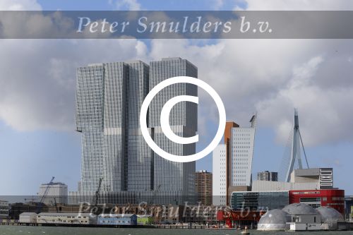 Rotterdam 1 maart 2015
Madonna en vriend Timo Scheffers hebben een penthouse gekocht in het nieuwe gebouw de Rotterdam naast Hotel New York in . Madonna wil vanaf hier met haar prive vliegtuig haar tour gaan maken. Het Penthouse is 750m2 met een dakterras van 70m2