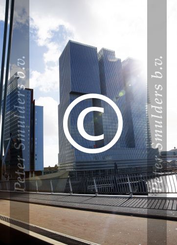 Rotterdam 1 maart 2015
Madonna en vriend Timo Scheffers hebben een penthouse gekocht in het nieuwe gebouw de Rotterdam naast Hotel New York in . Madonna wil vanaf hier met haar prive vliegtuig haar tour gaan maken. Het Penthouse is 750m2 met een dakterras van 70m2