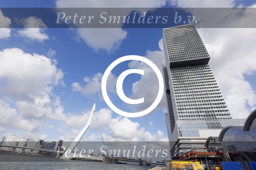 Rotterdam 1 maart 2015
Madonna en vriend Timo Scheffers hebben een penthouse gekocht in het nieuwe gebouw de Rotterdam naast Hotel New York in . Madonna wil vanaf hier met haar prive vliegtuig haar tour gaan maken. Het Penthouse is 750m2 met een dakterras van 70m2