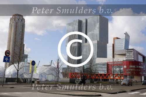 Rotterdam 1 maart 2015
Madonna en vriend Timo Scheffers hebben een penthouse gekocht in het nieuwe gebouw de Rotterdam naast Hotel New York in . Madonna wil vanaf hier met haar prive vliegtuig haar tour gaan maken. Het Penthouse is 750m2 met een dakterras van 70m2