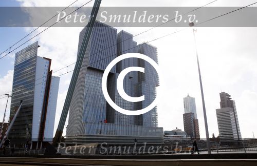 Rotterdam 1 maart 2015
Madonna en vriend Timo Scheffers hebben een penthouse gekocht in het nieuwe gebouw de Rotterdam naast Hotel New York in . Madonna wil vanaf hier met haar prive vliegtuig haar tour gaan maken. Het Penthouse is 750m2 met een dakterras van 70m2