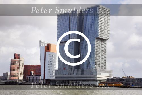 Rotterdam 1 maart 2015
Madonna en vriend Timo Scheffers hebben een penthouse gekocht in het nieuwe gebouw de Rotterdam naast Hotel New York in . Madonna wil vanaf hier met haar prive vliegtuig haar tour gaan maken. Het Penthouse is 750m2 met een dakterras van 70m2