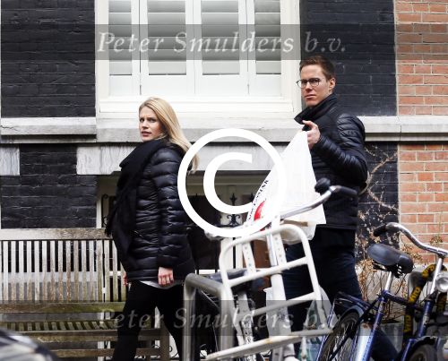 Amsterdam 17 februari 2015
Niklas Moisander met zijn zwangere vrouw/vriendin in amsterdam zuid.