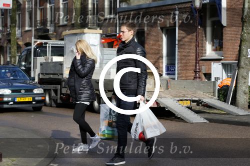 Amsterdam 17 februari 2015
Niklas Moisander met zijn zwangere vrouw/vriendin in amsterdam zuid.