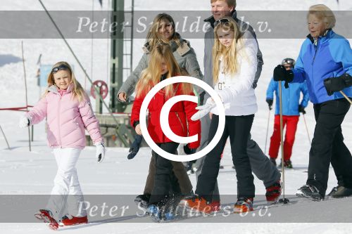Lech, 23 Februari 2015
Jaarlijkse fotoshoot koninklijke Familie in Lech met Koning willem Alexander, Koningin Maxima, Prinses Beatrix,Prinses Amalia, Prinses Alexia en Prinses Ariane