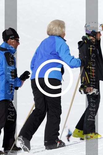 Lech, 23 Februari 2015
Jaarlijkse fotoshoot koninklijke Familie in Lech met Koning willem Alexander, Koningin Maxima, Prinses Beatrix,Prinses Amalia, Prinses Alexia en Prinses Ariane