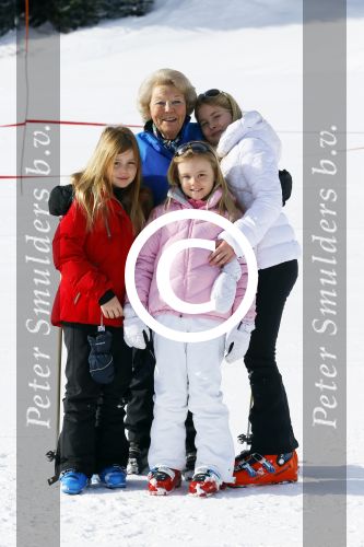 Lech, 23 Februari 2015
Jaarlijkse fotoshoot koninklijke Familie in Lech met Koning willem Alexander, Koningin Maxima, Prinses Beatrix,Prinses Amalia, Prinses Alexia en Prinses Ariane