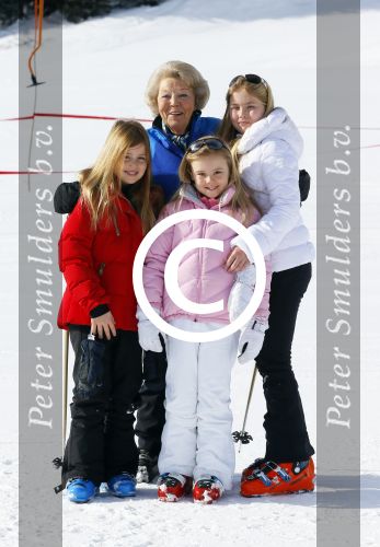 Lech, 23 Februari 2015
Jaarlijkse fotoshoot koninklijke Familie in Lech met Koning willem Alexander, Koningin Maxima, Prinses Beatrix,Prinses Amalia, Prinses Alexia en Prinses Ariane