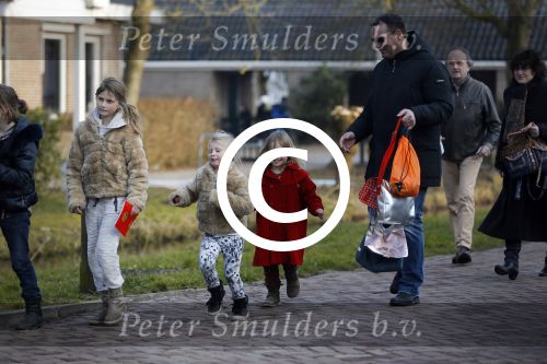 Uitdam Zuiderwoude Amsterdam 19 februari 2015
De ouders van katja Schuurman halen Sammie van School en Thijs heeft een nieuw appartement in Amsterdam.