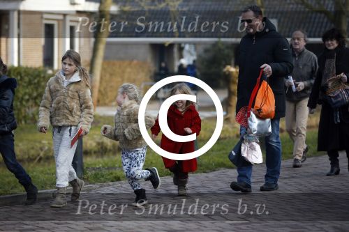 Uitdam Zuiderwoude Amsterdam 19 februari 2015
De ouders van katja Schuurman halen Sammie van School en Thijs heeft een nieuw appartement in Amsterdam.