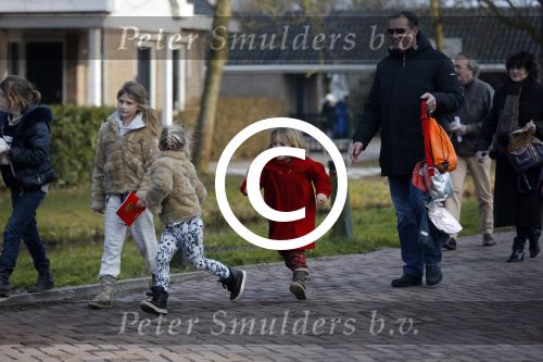 Uitdam Zuiderwoude Amsterdam 19 februari 2015
De ouders van katja Schuurman halen Sammie van School en Thijs heeft een nieuw appartement in Amsterdam.