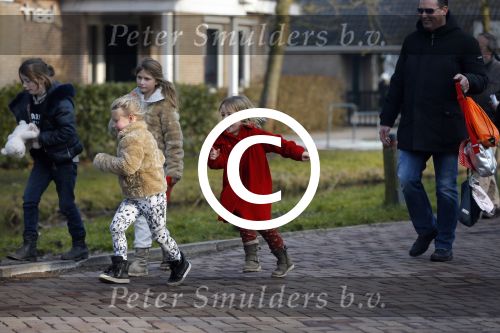 Uitdam Zuiderwoude Amsterdam 19 februari 2015
De ouders van katja Schuurman halen Sammie van School en Thijs heeft een nieuw appartement in Amsterdam.