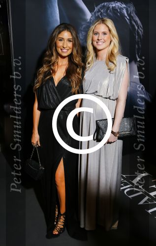 Amsterdam 11 februari 2015
Premiere fifty shades of grey in tuschinski.
Xelly Cabau v Kasbergen met haar schoonzus
