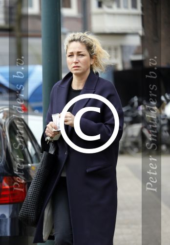 Amsterdam 2 maart 2015
Zangeres Dominique v Hulst op de cornelis schuytstraat