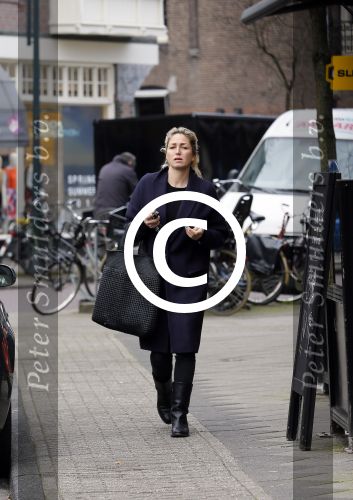 Amsterdam 2 maart 2015
Zangeres Dominique v Hulst op de cornelis schuytstraat