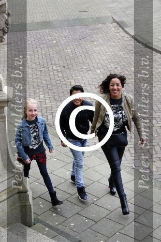 Amsterdam 13 februari 2016 
Premiere Zootropolis in het tropenmuseum.
Aicha Margadi en Kenza en vriendin Lola