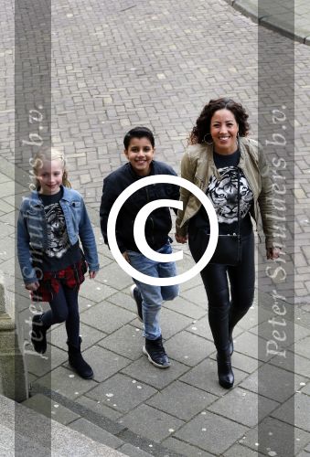 Amsterdam 13 februari 2016 
Premiere Zootropolis in het tropenmuseum.
Aicha Margadi en Kenza en vriendin Lola