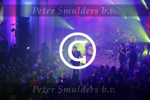 Amsterdam 10 maart 2016 
Concert en cd presenattie van Andre Hazes jr in de duif. Johnny de Mol reikt de eerste cd uit.