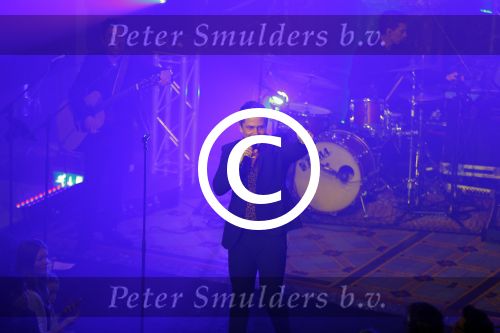 Amsterdam 10 maart 2016 
Concert en cd presenattie van Andre Hazes jr in de duif. Johnny de Mol reikt de eerste cd uit.