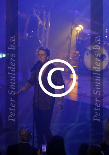 Amsterdam 10 maart 2016 
Concert en cd presenattie van Andre Hazes jr in de duif. Johnny de Mol reikt de eerste cd uit.