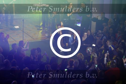 Amsterdam 10 maart 2016 
Concert en cd presenattie van Andre Hazes jr in de duif. Johnny de Mol reikt de eerste cd uit.