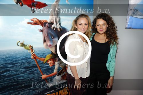 Amsterdam 14 februari 2016
Premiere Robinson Crusoe in pathe arena.
Pip Pellens met Anna Speller en vriend