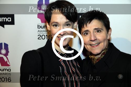 Hilversum 15 februari 2016
Buma awards in studio 21 op het mediapark. Anne v Veen met partner Han