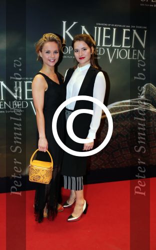 Amsterdam 22 februari 2016
Premiere Knielen op een Bed Violen in Tuschinski , Noortje Herlaar en partner Barry Atsma spelen de hoofdrol. Stijn Franken en Barbara Sloesen